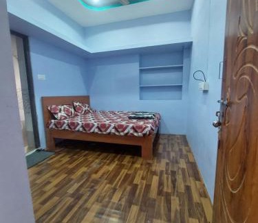 Kamalapur Maison | Karthik family guest house