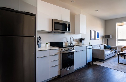 Reno/Tahoe Airport Appartement | Kasa | Fresh & Bright 1BD + Near Local Shops | Reno