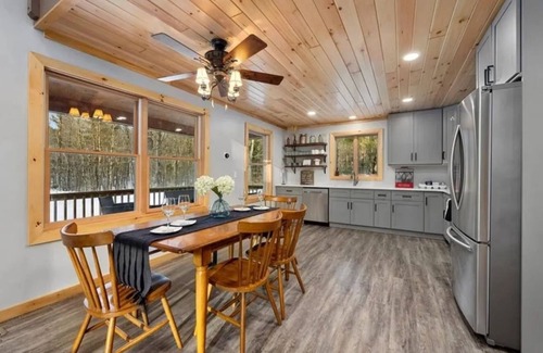 Altmar Cabine | Kasoag Lake lodge-ATV + snowmobile right from your door.Great fishing close by!