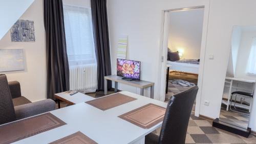Fuldatal Appartement | Kassel - Gemütliches DG Apartment in Fuldatal mit Parkplatz & Wlan - OneN8