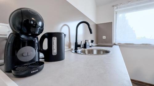 Fuldatal Appartement | Kassel - Gemütliches DG Apartment in Fuldatal mit Parkplatz & Wlan - OneN8