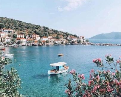 Trikeri Maison | Kassi's seaside escape