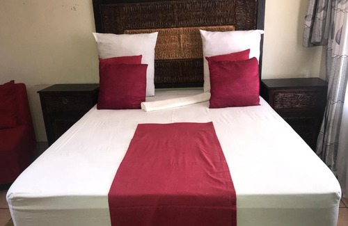 Secunda Maison | Kaste Guesthouse Secunda