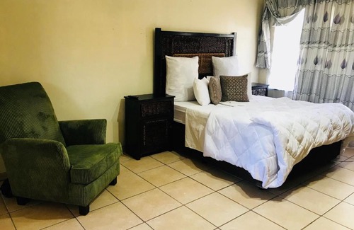 Secunda Maison | Kaste Guesthouse Secunda