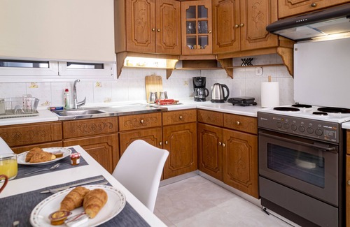 Volos City Centre Appartement | Katerina's H. Home. 5 persons, next to the sea, perfect for family and more.
