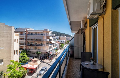 Volos City Centre Appartement | Katerina's H. Home. 5 persons, next to the sea, perfect for family and more.