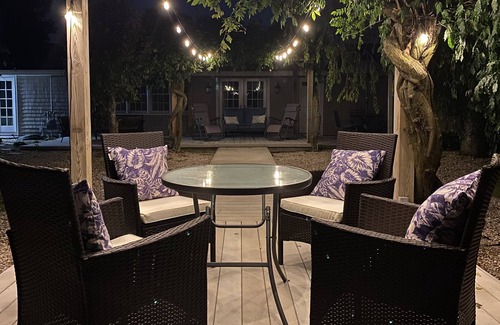 Dartmouth Cottage | Kathy's Cottage (5 min. drive to Padanaram)