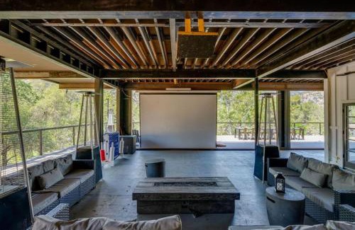 Kaweah Maison | Kaweah River Cabin - Pool, Hot Tub, Movie Projector