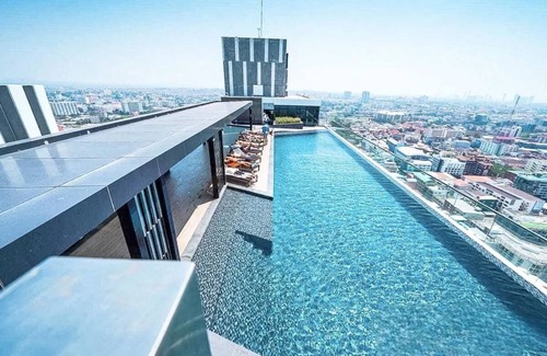Pattaya Bay Appartement | Kaws Theme - Luxury Seaview High Floor l Infinity Pool l Central Pattaya