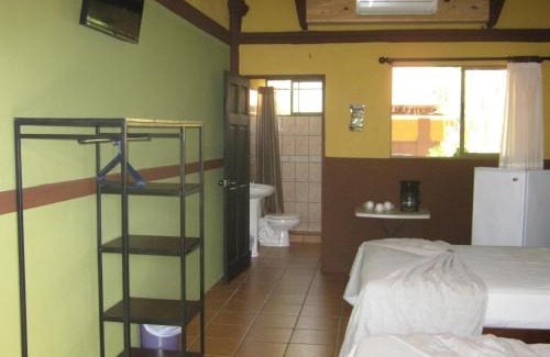 Damas Hôtel | Kayak Lodge