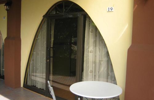 Damas Hôtel | Kayak Lodge