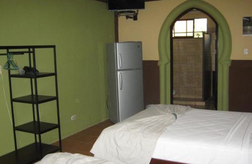 Damas Hôtel | Kayak Lodge