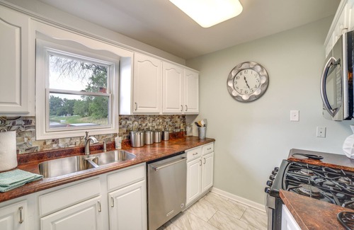 Portage Maison | 3 Mi to Lake Michigan: Lakefront Portage Home!