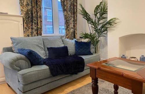 Stoke-on-Trent Maison | Keary Entire House. 3 beds. Bright and Cheerful.