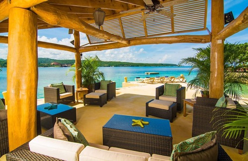Discovery Bay Villa | Keela Wee on the Beach - Villa de luxe de 6 chambres à coucher au bord de la plage privée à Discovery Bay
