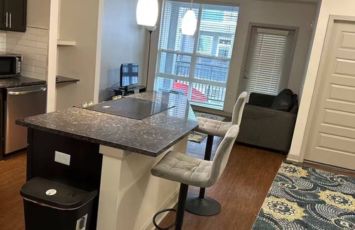 Baker Appartement | Keep it simple at this peaceful and centrally-located place with plenty of space