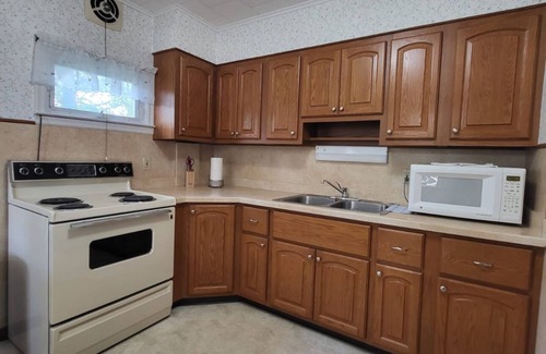 Shillington Appartement | Keep it simple at this peaceful and centrally-located place.