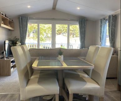Clacton-on-Sea Maison | KellysHolidayHomes 26 Willerby 2 bedrooms caravan