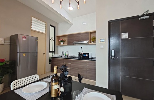 Kempas Appartement | Kempas Dsummit Residences by Antlerzone
