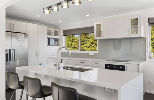 Richmond Heights Maison | Kensington Gem-Family Getaway