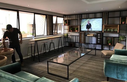 Greater Johannesburg Metropolitan Area Appartement | Kent-Hill Self Contained