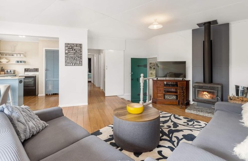 Richmond Heights Maison | Kererū Lodge – Two Mile Bay Holiday Home, TWO MILE BAY