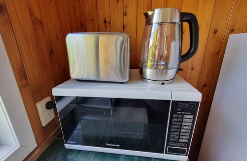 Whakamarama Maison | Kereru Cottage-Rural B&B near Tauranga,NZ.