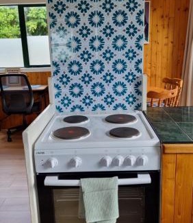 Whakamarama Maison | Kereru Cottage , rural B&B, Tauranga