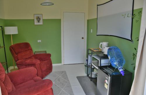 Kerikeri Maison | Kerikeri Bedroom and Lounge