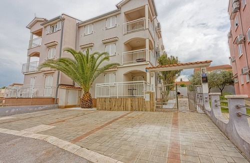 Cancini Appartement | Kestenova / Two-Bedroom App with Balcony No.4