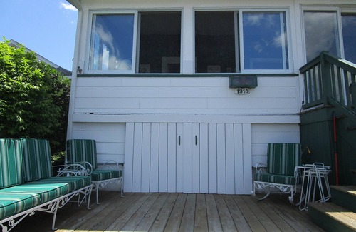 Hammondsport Cottage | Vue de bluff de Keuka eastside; pente progressive; décor charmant avec amenitie moderne