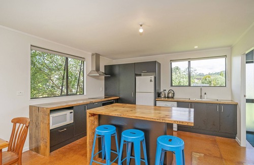 Whangapoua Maison | Key to Whangapoua - Whangapoua Holiday Home