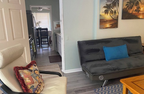 Lake Worth Corridor Maison | 3 BEDROOM 1 BATH BBQ FIREPIT FENCED BACKYARD CENTRALLY LOCATED