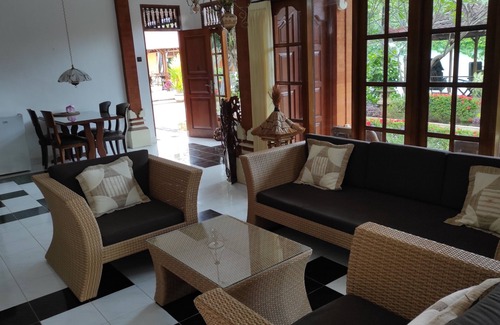 Lovina Maison | Keyani Bungalow's With Quiet and Comfortable Very Suitable for Pension Day