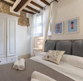 Sant' Ambrogio Appartement | Keys of Italy - F2 -1Bedroom Apt by Santa Croce