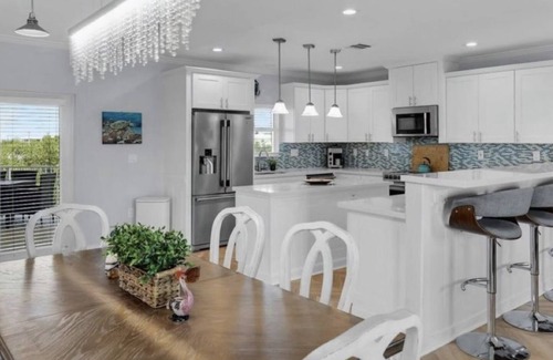 Cutthroat Harbor Estates Maison | Keys-y Livin only 20 minutes from Key West in the Florida Keys