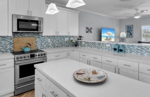 Cutthroat Harbor Estates Maison | Keys-y Livin only 20 minutes from Key West in the Florida Keys