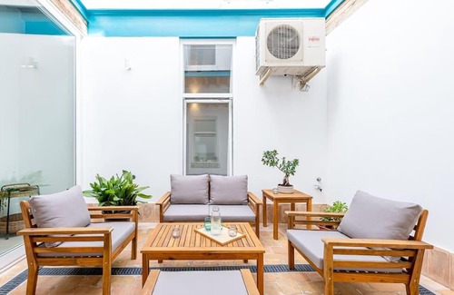 Capuchinos Appartement | KEYWISE Encantador apartamento Nordico en el centro 2 habitaciones y dos baños con terraza patio