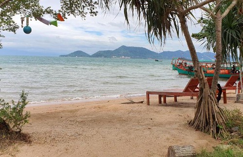 Koh Tonsay Cabine | Khim Vouch Ay Rabbit island