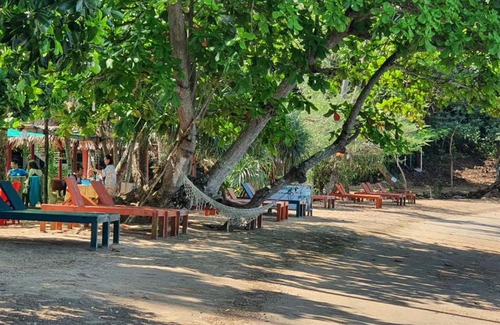 Koh Tonsay Cabine | Khim Vouch Ay Rabbit island