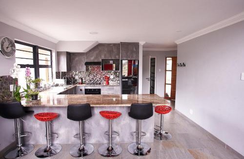 Clarens Maison | Khoi-San