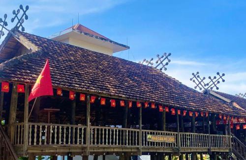 Muong Thanh Station Balnéaire | Khu văn hóa ẩm thực Làng Thái - Khách sạn Mini Điện Biên Riverside
