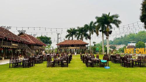 Muong Thanh Station Balnéaire | Khu văn hóa ẩm thực Làng Thái - Khách sạn Mini Điện Biên Riverside