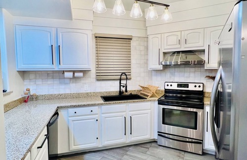 Catalina Foothills Estates Copropriété | Kick back and relax in this calm, stylish condo in a Tucson gated community.