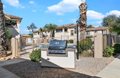 Catalina Foothills Estates Copropriété | Kick back and relax in this calm, stylish condo in a Tucson gated community.