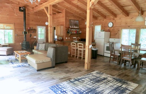 Nelsonville Cabine | Kick Back Cabin - étang de pêche et sentiers - Hocking Hills