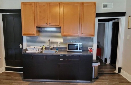 Pacific Maison | Appartement au deuxième étage, adapté aux enfants et aux animaux de compagnie, dans une petite ville des États-Unis.