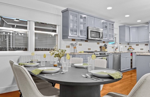 Columbine Maison | Kid+Pet Friendly Getaway with Game Room and Hot Tub!