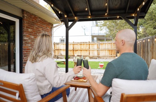 Columbine Maison | Kid+Pet Friendly Getaway with Game Room and Hot Tub!