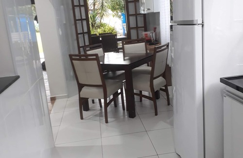 Balneario Mogiano Maison | ADRESSE DE LA PLAGE, BORACEIA, BERTIOGA, 3 SUITES AVEC AIR PISC. PARTIC. BBQ